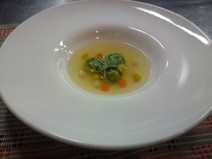 カラシナのラビオリ☆ジンジャースープ