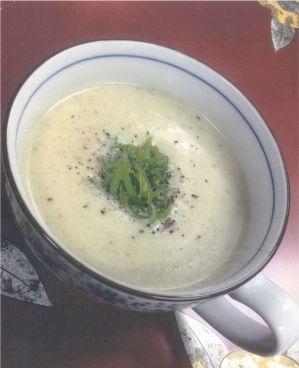 冬瓜、牛蒡、玄米スープ