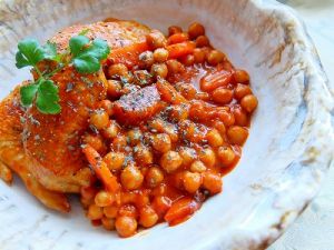 ひよこ豆と手羽先のスパイシートマト煮込み